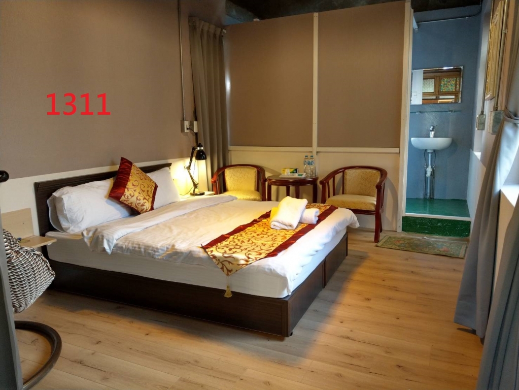 Room1311 高雄左營區