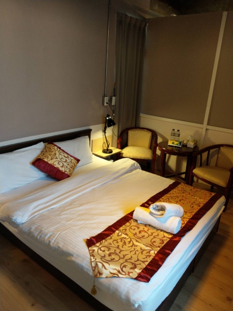 Room1311 高雄左營區